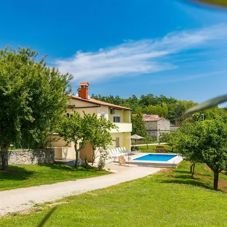 Semesterbostad Larisa By Interhome Pićan