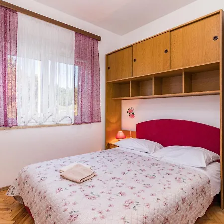 Larisa By Interhome Pićan